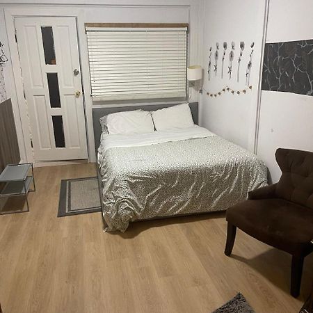 Suite In Уэст-Ванкувер Экстерьер фото